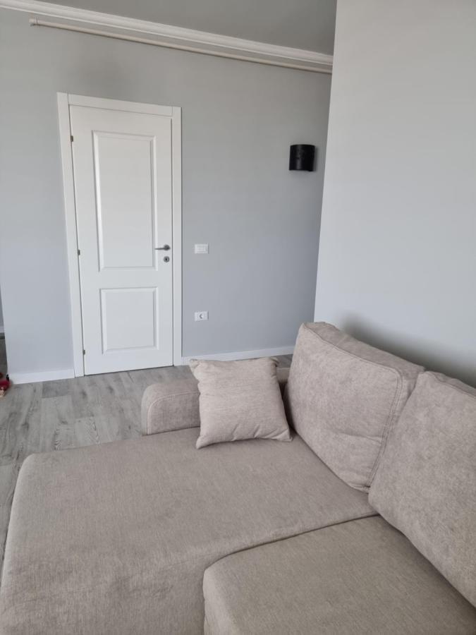 2 Eliberarii Apartment *